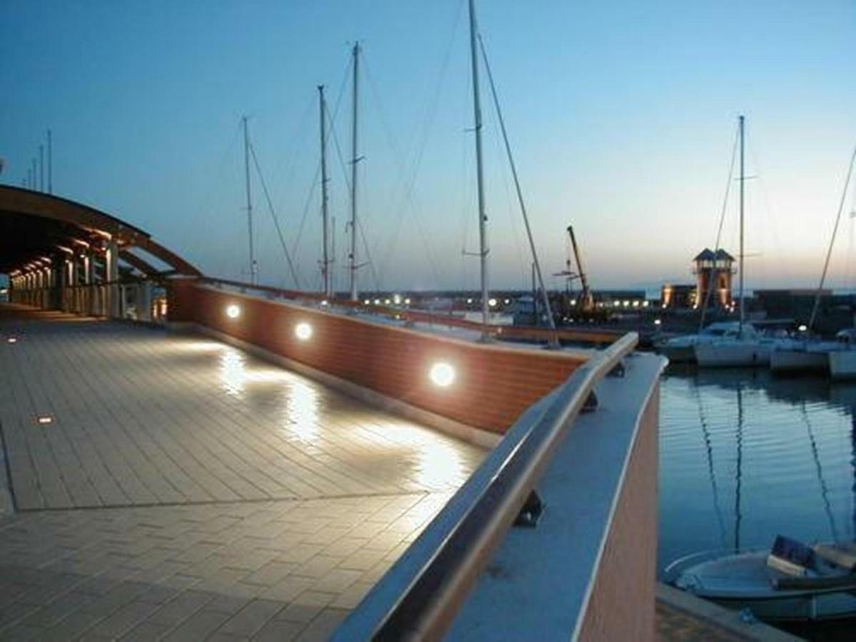 Yacht Suite Marina Di Grosseto Extérieur photo